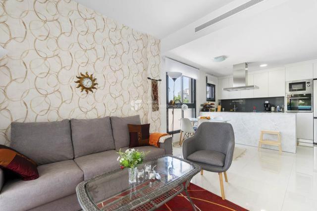 Jeramy Appartement Торевиеха Екстериор снимка